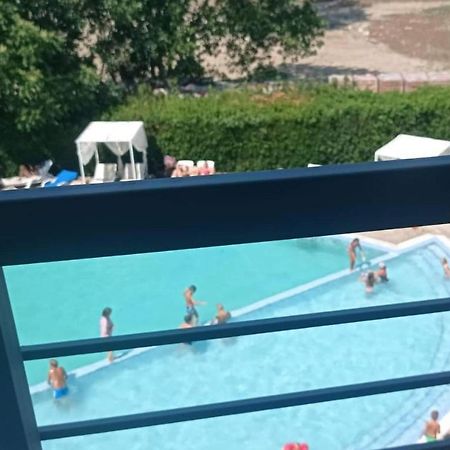 Modern 2 Bedroom Apartment In Top Location In Sunny Beach Just 150 Meters From Casino Platinum Екстер'єр фото
