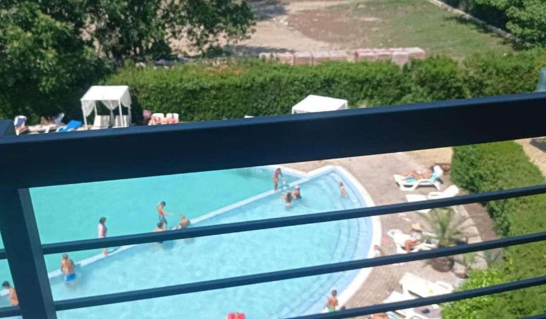 Modern 2 Bedroom Apartment In Top Location In Sunny Beach Just 150 Meters From Casino Platinum Екстер'єр фото