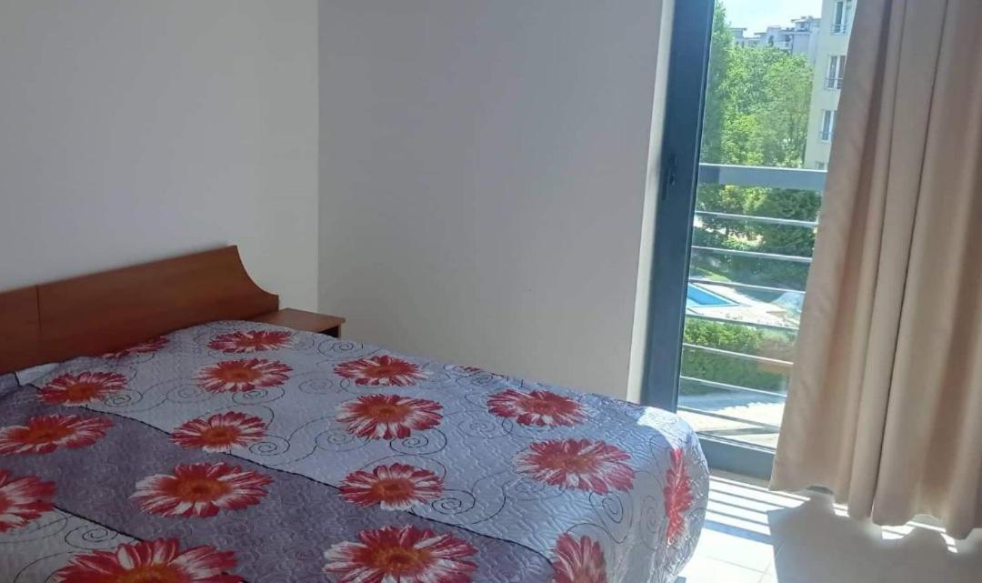 Modern 2 Bedroom Apartment In Top Location In Sunny Beach Just 150 Meters From Casino Platinum Екстер'єр фото