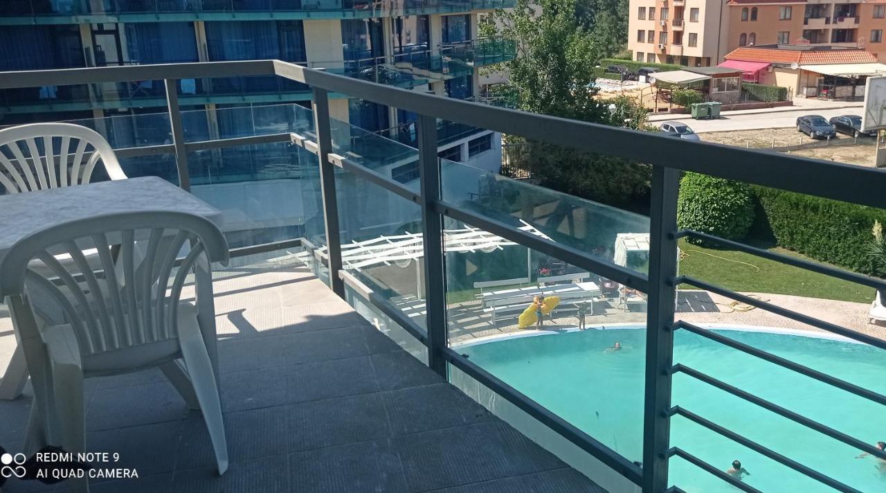 Modern 2 Bedroom Apartment In Top Location In Sunny Beach Just 150 Meters From Casino Platinum Екстер'єр фото