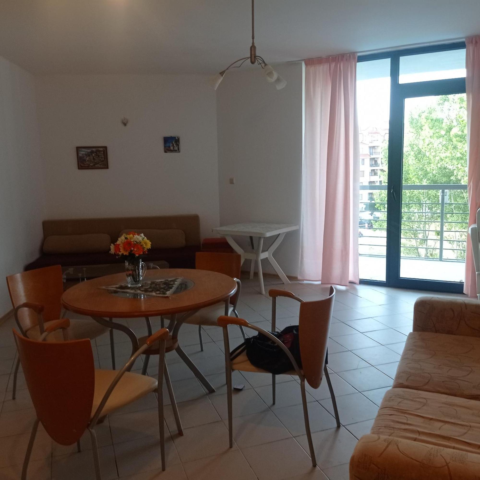 Modern 2 Bedroom Apartment In Top Location In Sunny Beach Just 150 Meters From Casino Platinum Екстер'єр фото