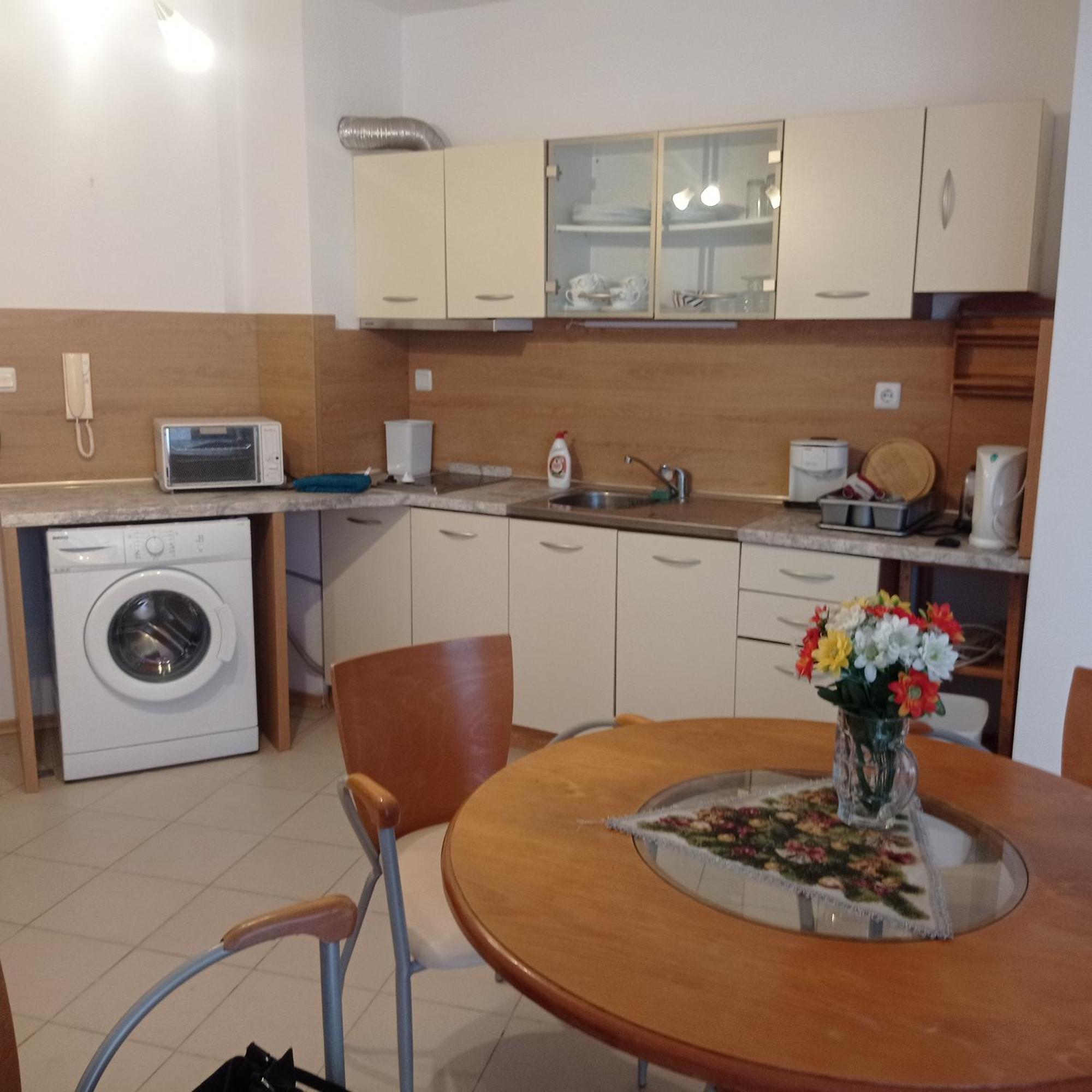 Modern 2 Bedroom Apartment In Top Location In Sunny Beach Just 150 Meters From Casino Platinum Екстер'єр фото